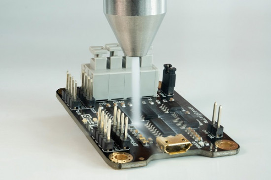Fraunhofer IPK_co2-schneestrahlreinigung-02_© Fraunhofer IPK Emil Klima_600 Fraunhofer IPK_co2-schneestrahlreinigung-02_© Fraunhofer IPK Emil Klima_600